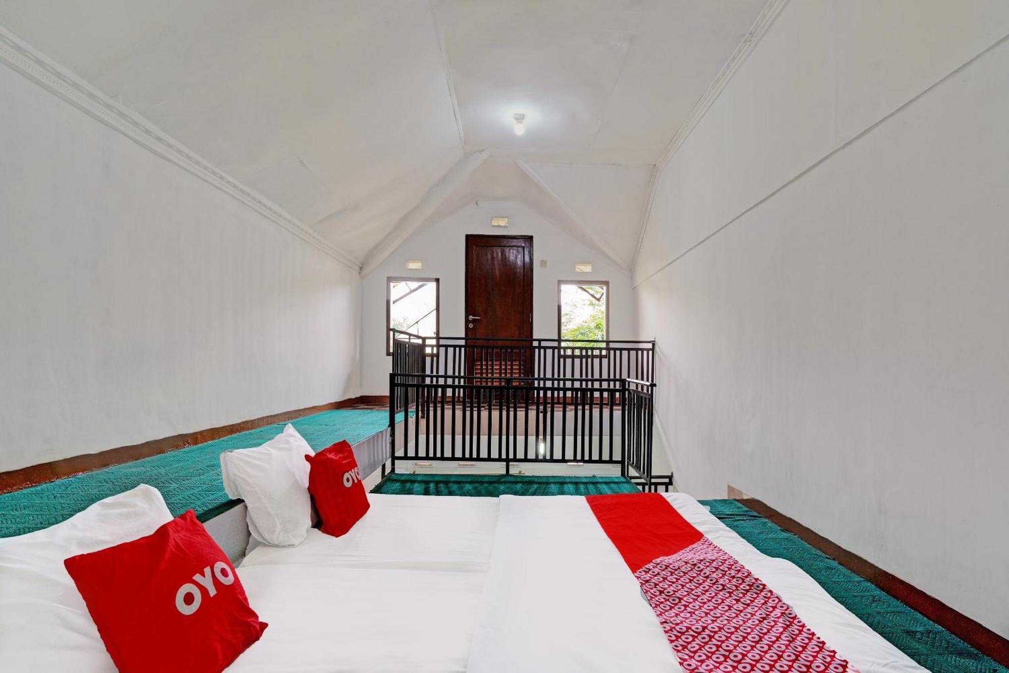 Hotel Oyo 91810 Balebat 2 2*