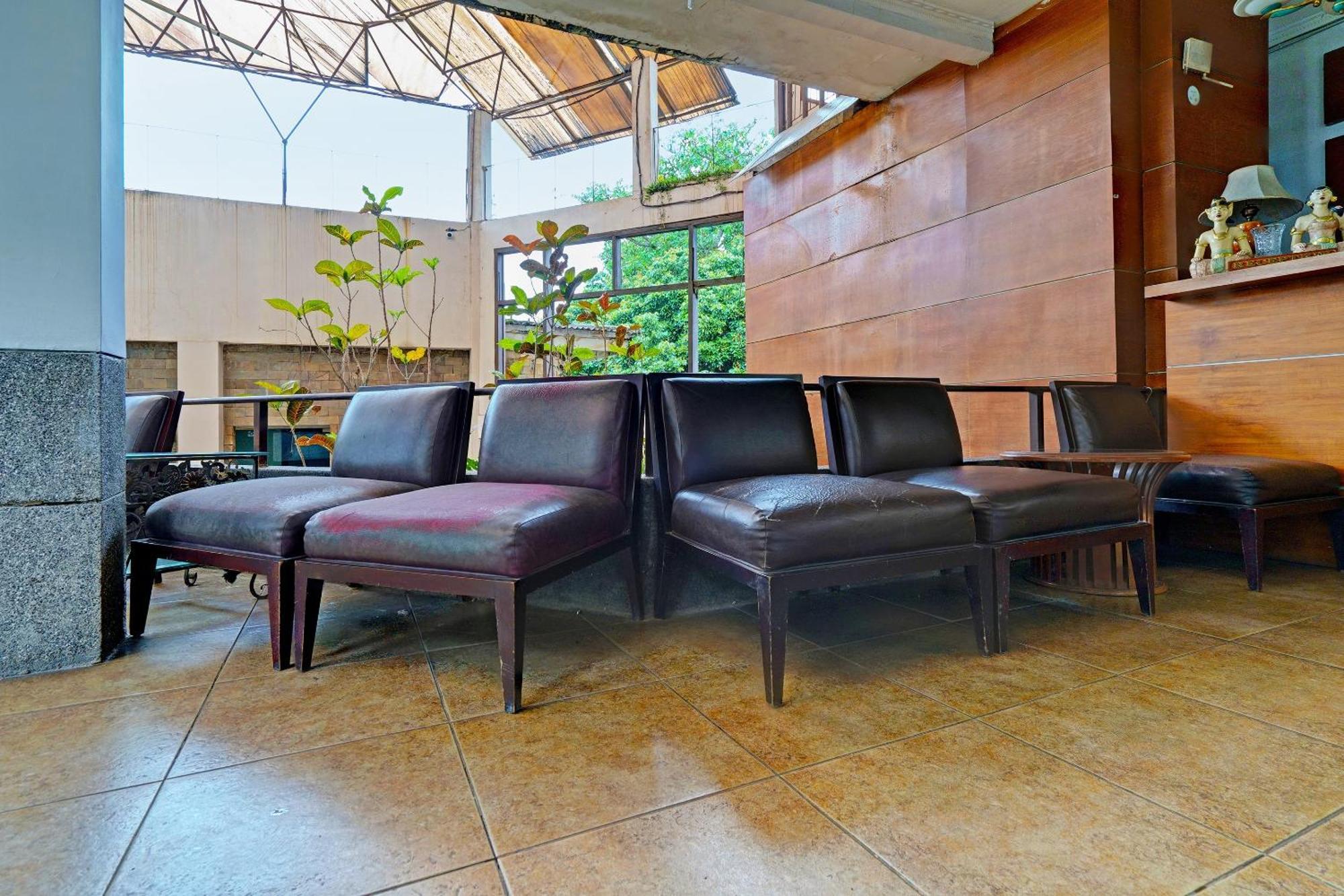 Hotel Oyo 91810 Balebat 2 Bandung